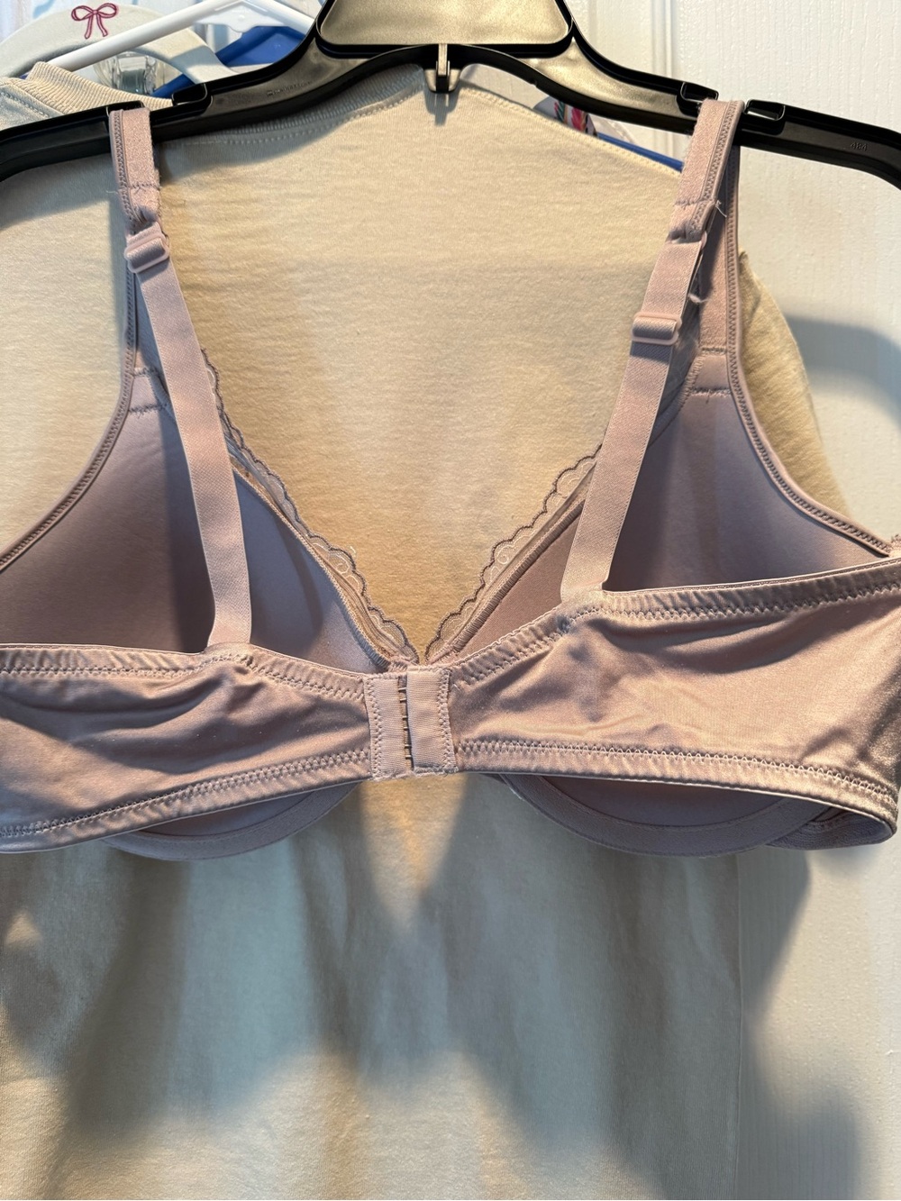 Playtex Embroidered Underwire Bra - Mauve minimizing Bra - Picture 2 of 3